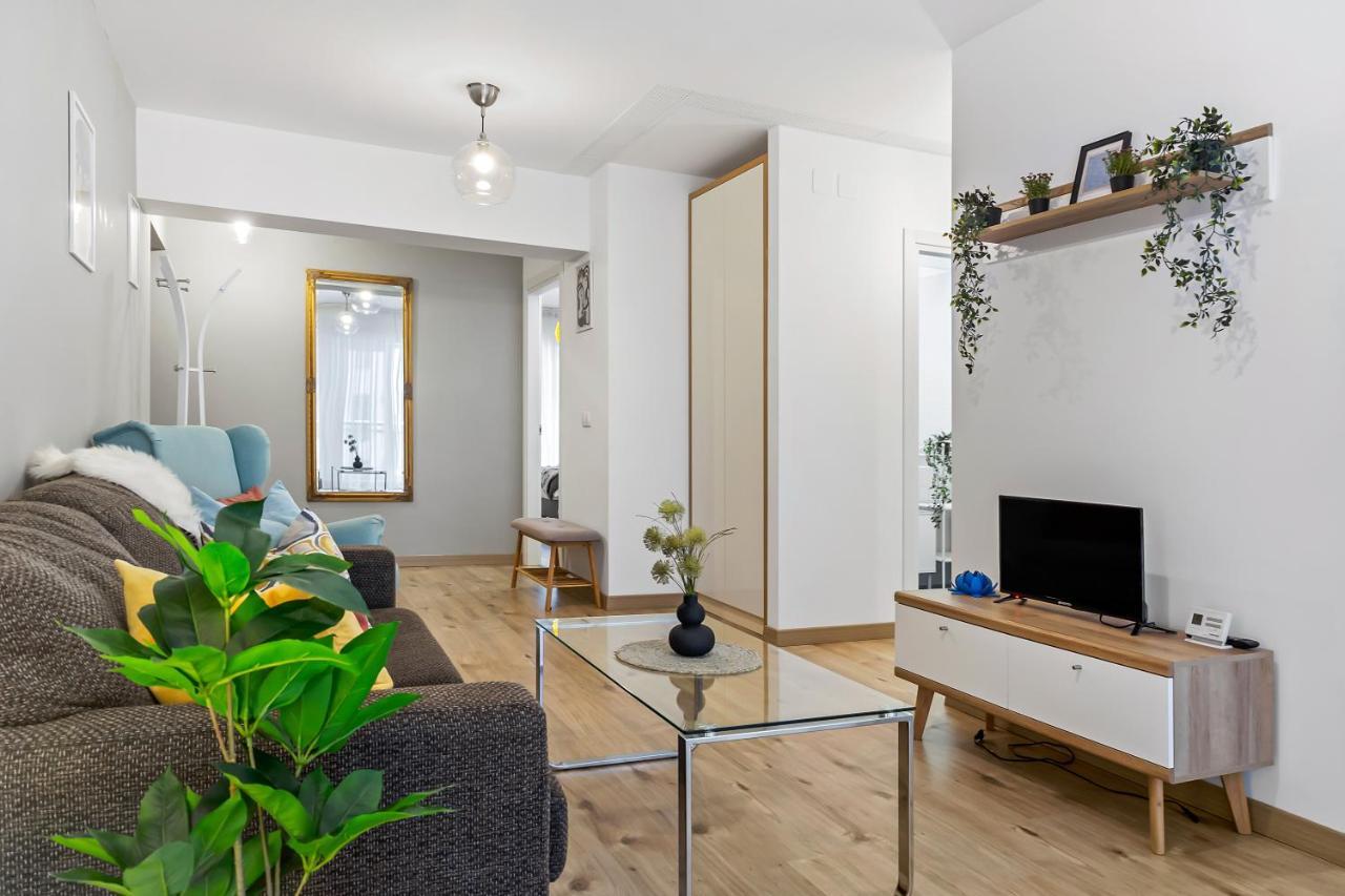 Living In Color - Modern Getaway Apartment Bucharest